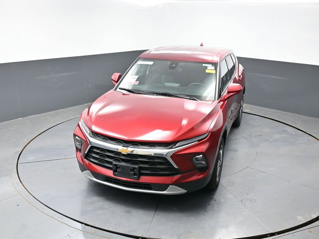 Used 2025 Chevrolet Blazer LT AWD/4WD image 18