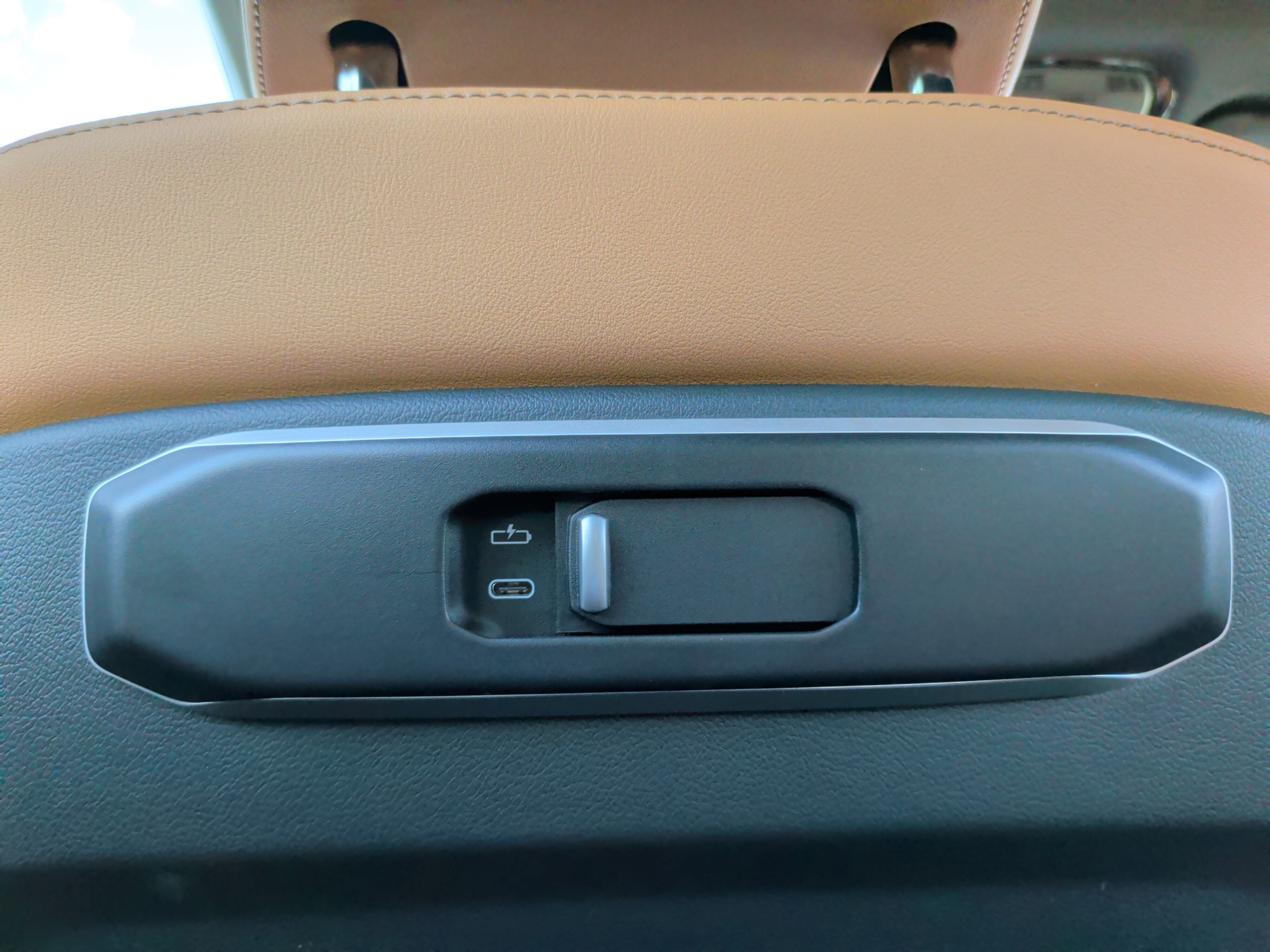 Used 2026 BMW X5 xDrive40i w/ Climate Comfort Package image 38