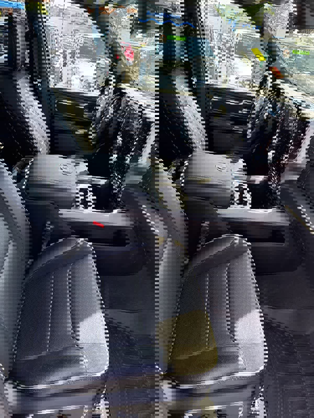 Used 2024 RAM 1500 Laramie image 8