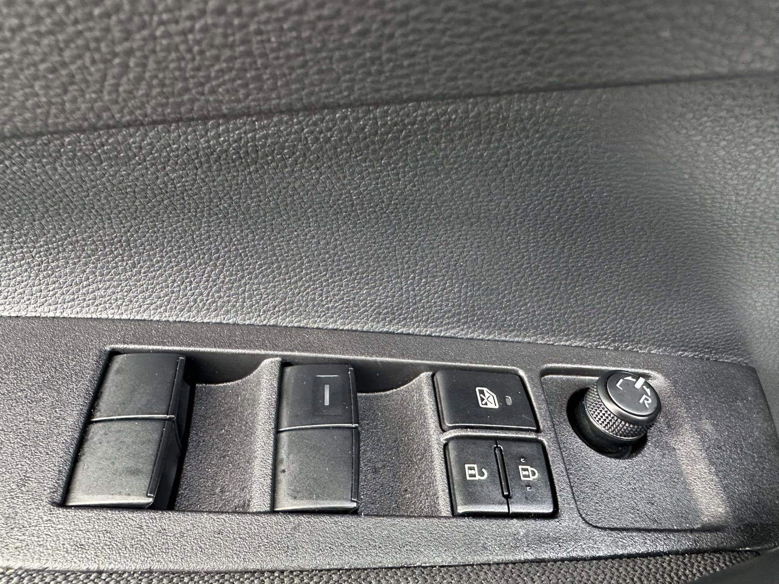 Used 2026 Toyota Corolla SE image 16