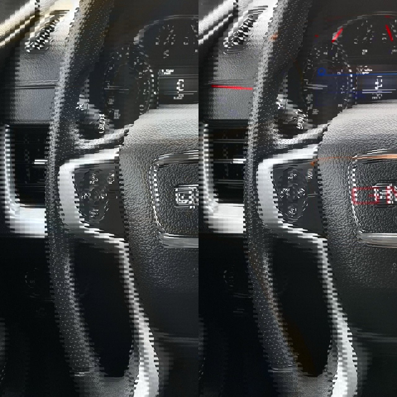 Used 2024 GMC Terrain SLE image 14