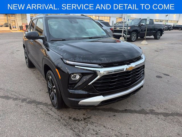 Used 2025 Chevrolet TrailBlazer LT w/ LT Cold Weather Package AWD/4WD image 5