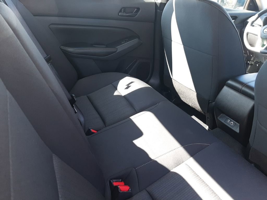 Used 2024 Nissan Altima 2.5 SV image 12