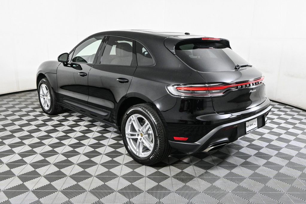 Certified 2026 Porsche Macan image 3