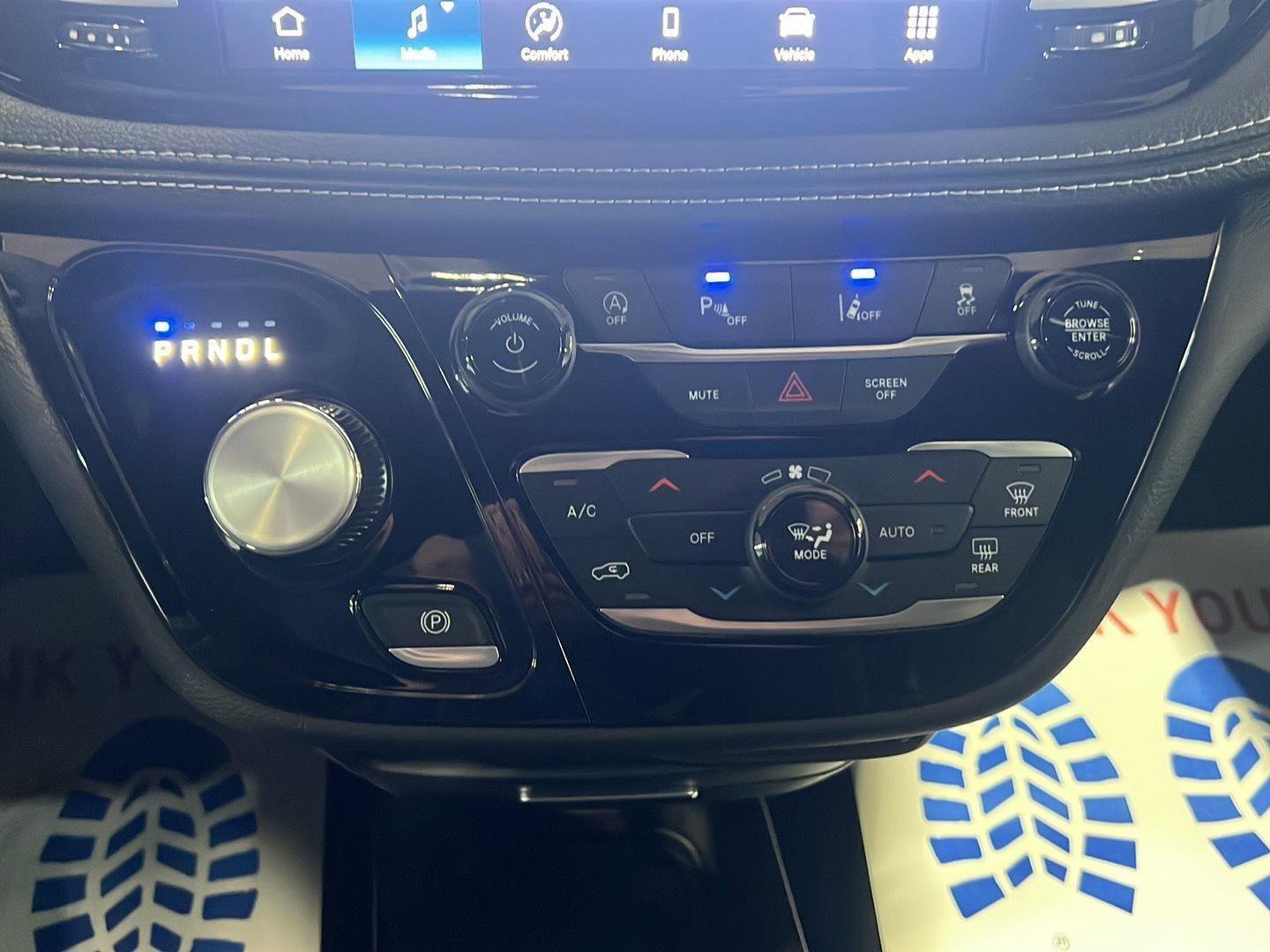 New 2026 Chrysler Pacifica Select image 18