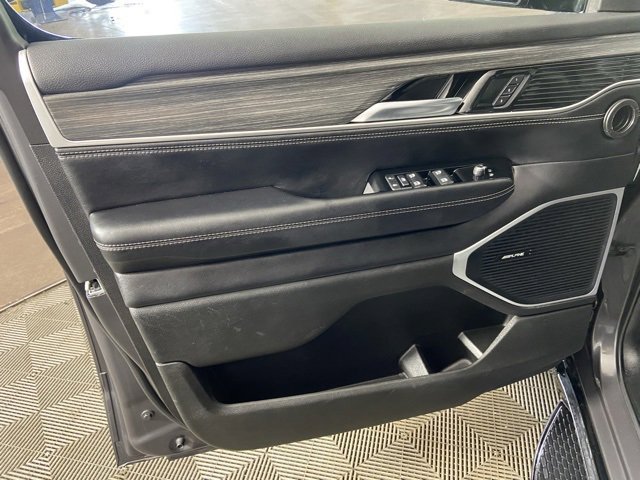 Used 2024 Jeep Wagoneer L Series II w/ Flexible Seating Group image 22