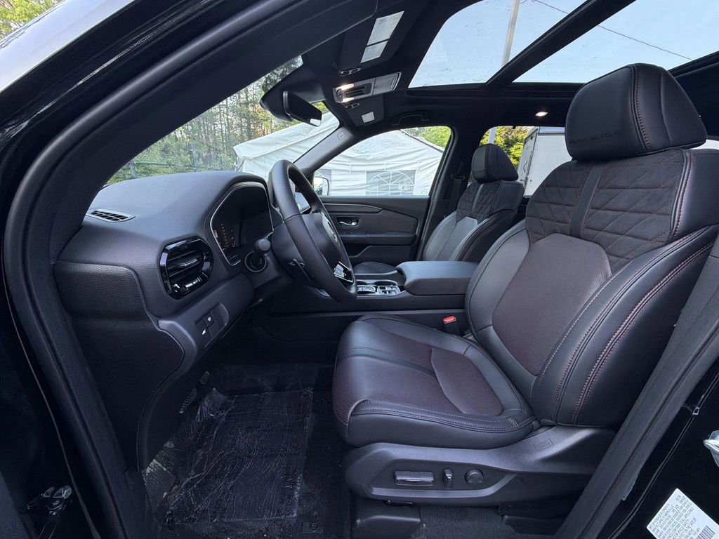 New 2026 Honda Pilot Black Edition image 13