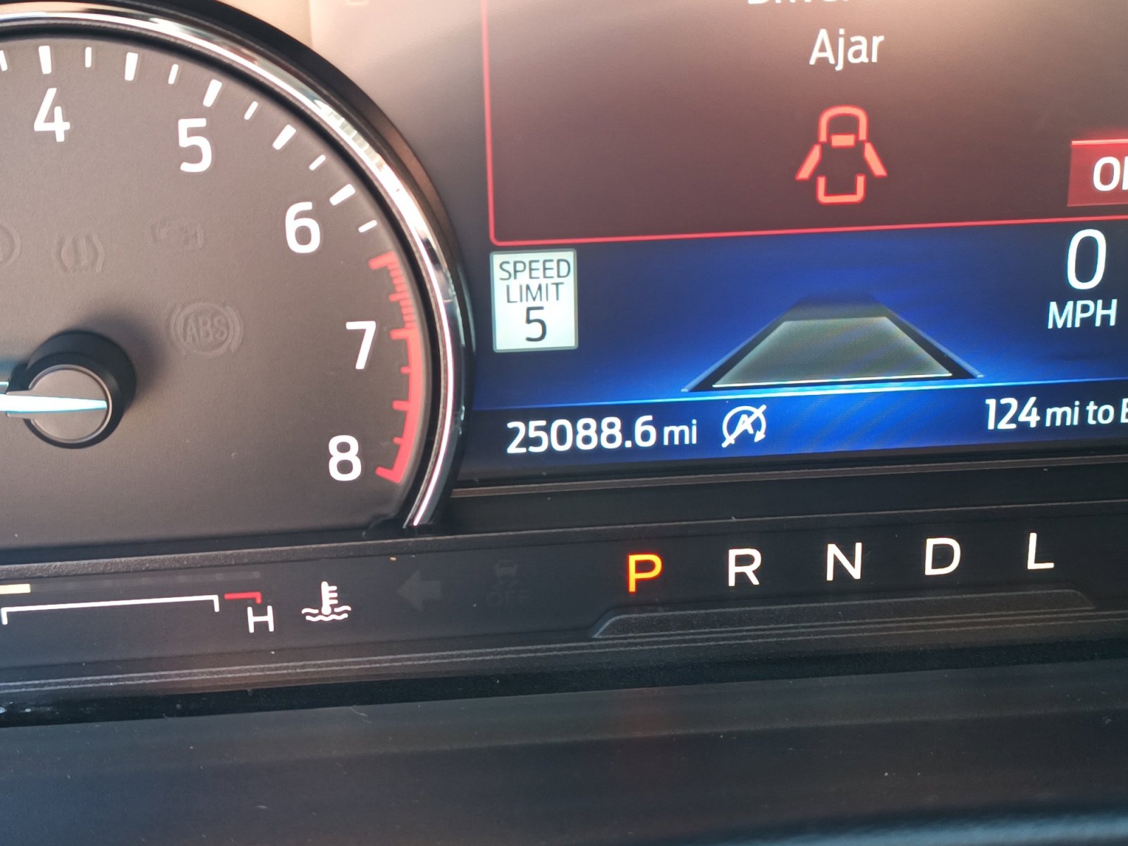 Used 2023 Ford Explorer Limited image 2