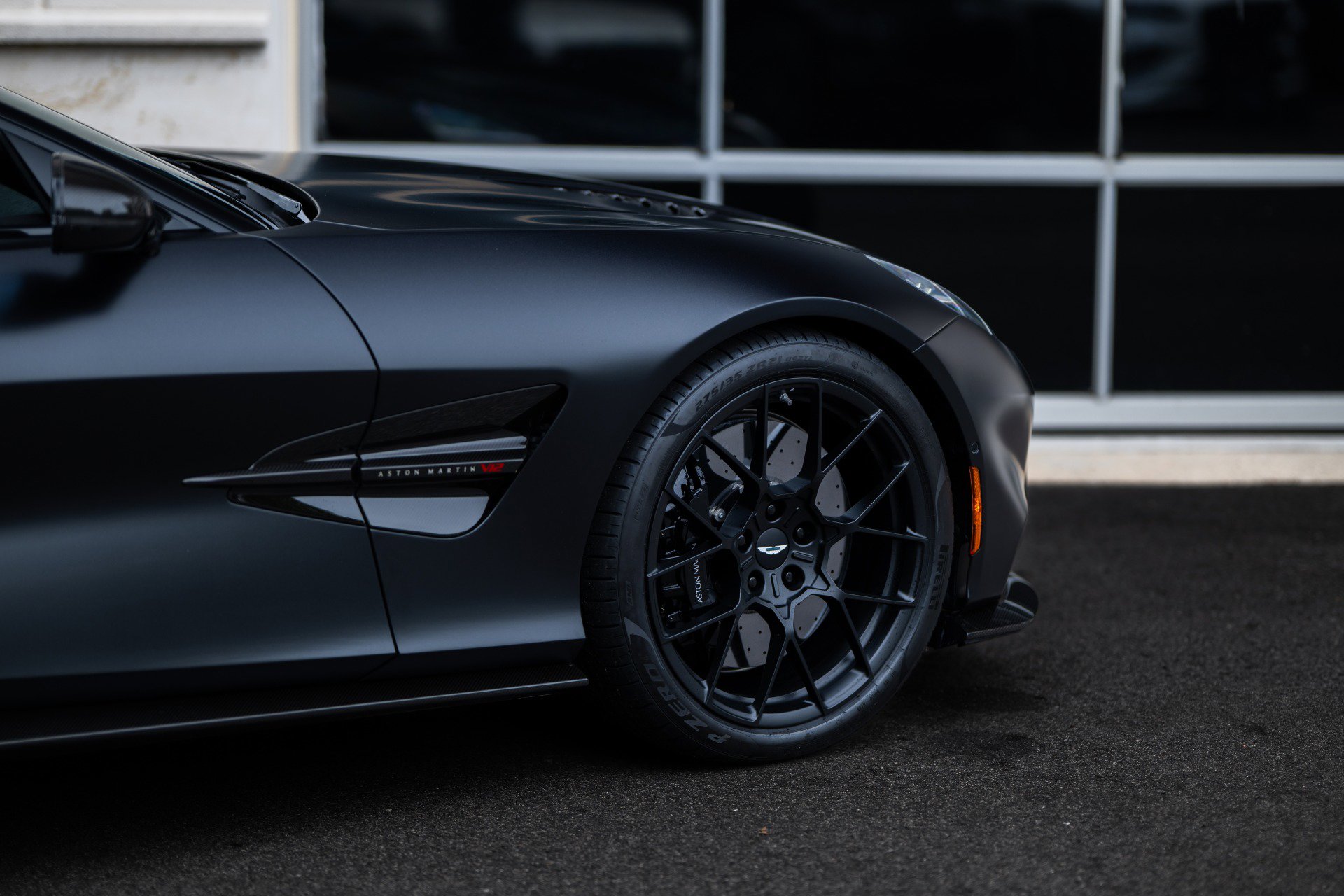 Used 2025 Aston Martin Vanquish image 44