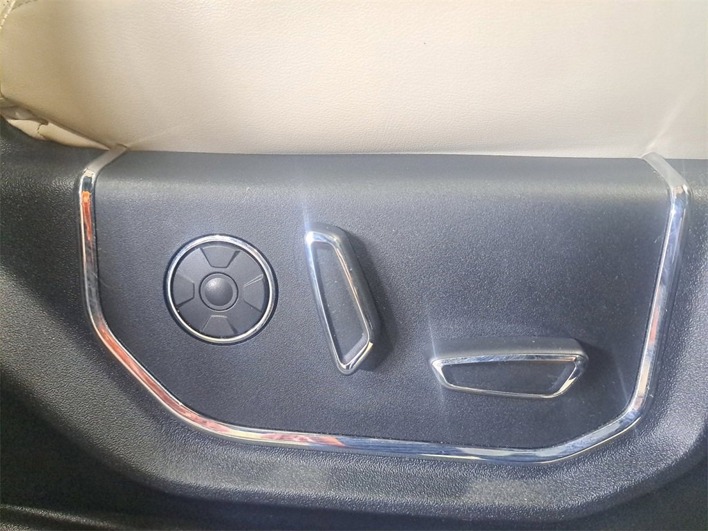 Used 2019 Ford Expedition Platinum image 18