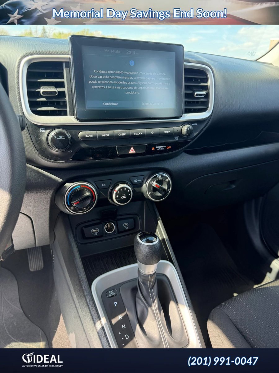 Used 2024 Hyundai Venue SE FWD image 38