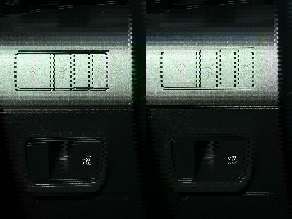 Used 2024 Hyundai Kona SEL w/ Convenience Package image 20