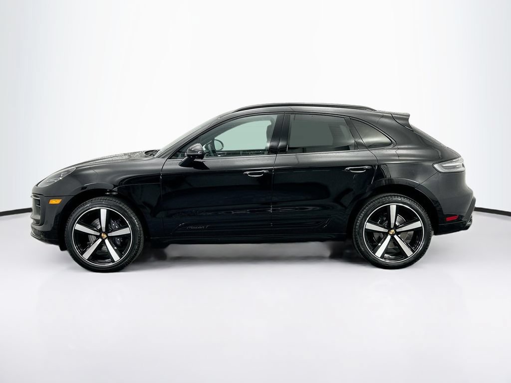 Used 2026 Porsche Macan AWD/4WD image 2