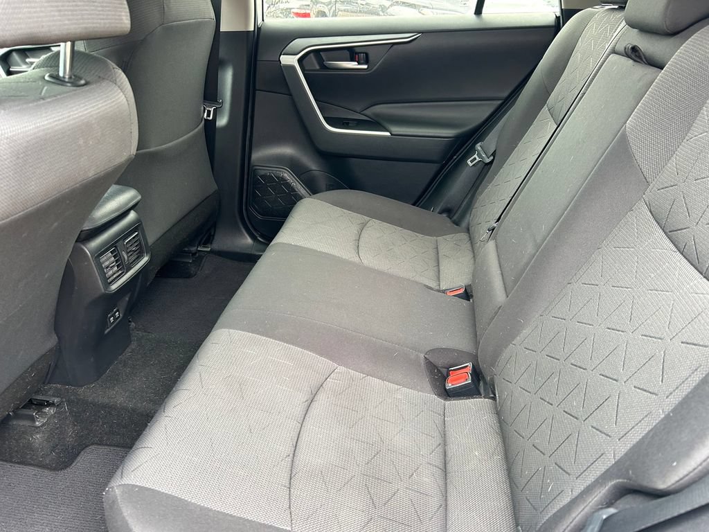 Used 2021 Toyota RAV4 XLE w/ Convenience Package AWD/4WD image 17