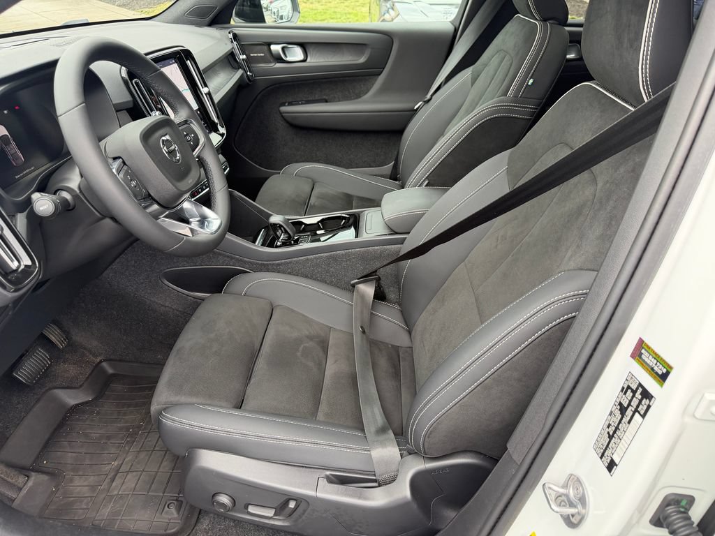 Used 2023 Volvo C40 P8 Recharge Ultimate w/ Protection Package Premier AWD/4WD image 3