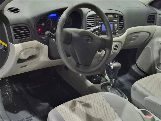 Used 2010 Hyundai Accent GS w/ Premium Pkg 3 FWD image 9
