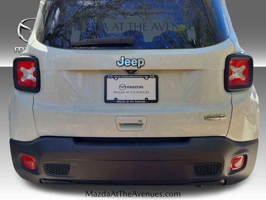 Used 2019 Jeep Renegade Latitude w/ Popular Equipment Group image 19