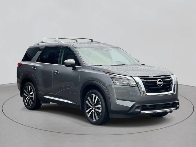 Used 2024 Nissan Pathfinder Platinum w/ Cargo Package AWD/4WD image 6