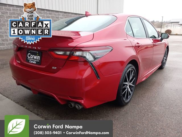 Used 2024 Toyota Camry SE image 3