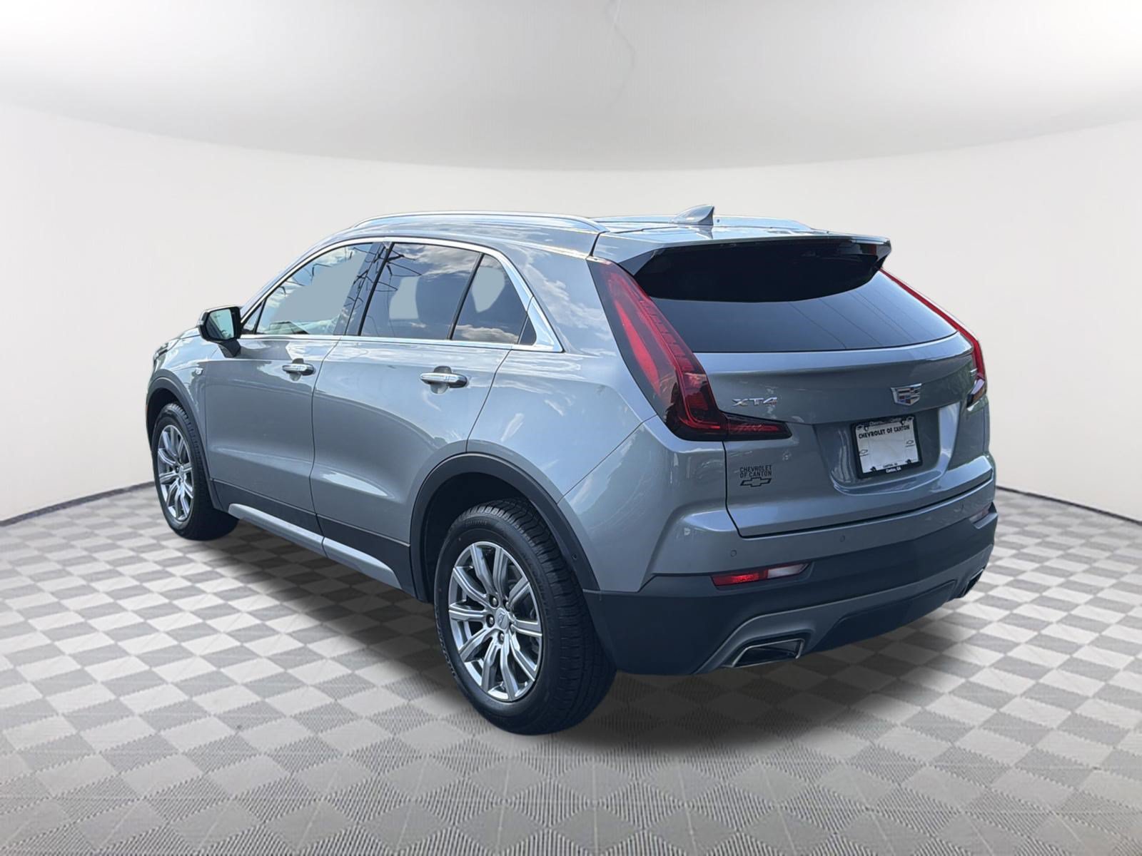 Used 2023 Cadillac XT4 Premium Luxury FWD image 7