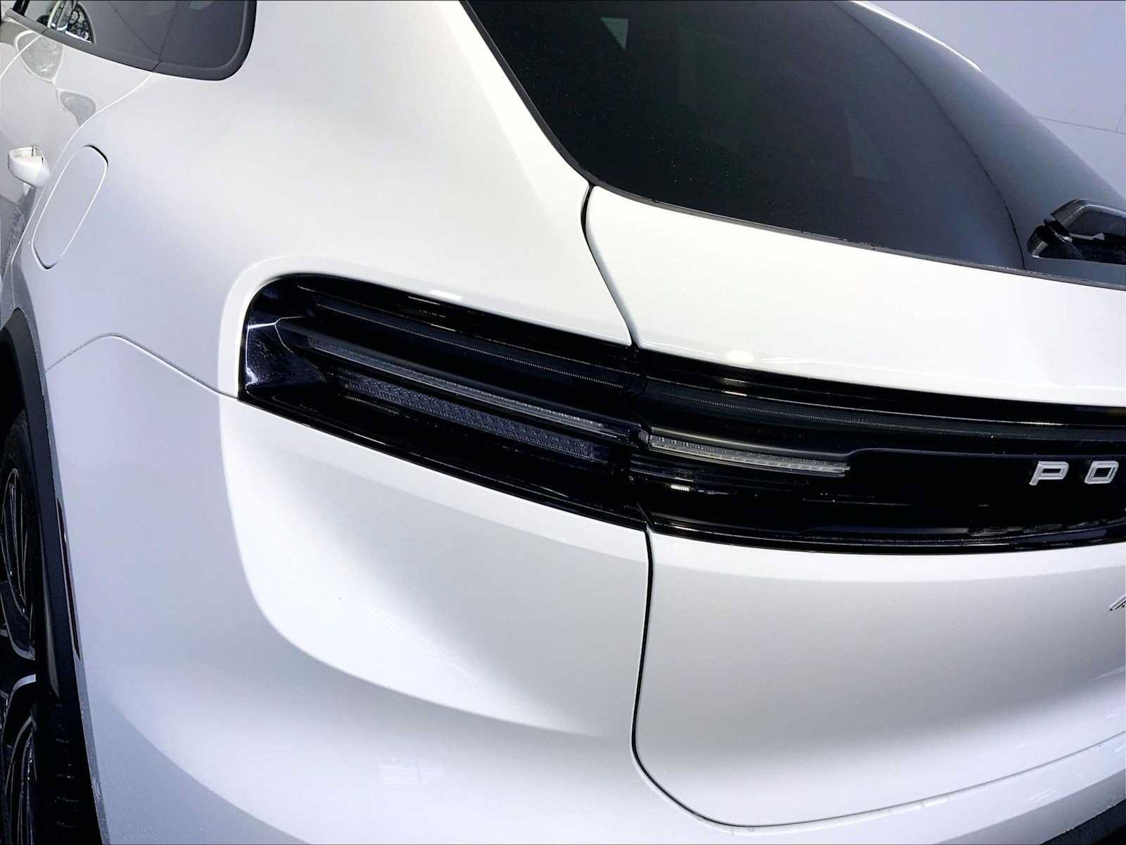 New 2026 Porsche Macan 4 Electric AWD/4WD image 18