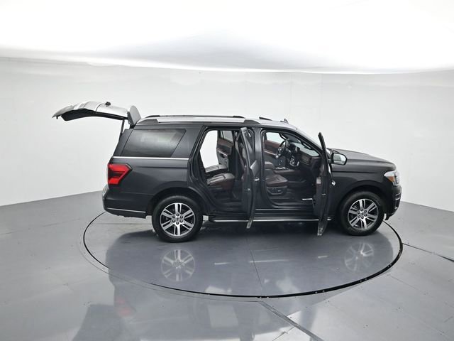 Used 2023 Ford Expedition Limited image 45