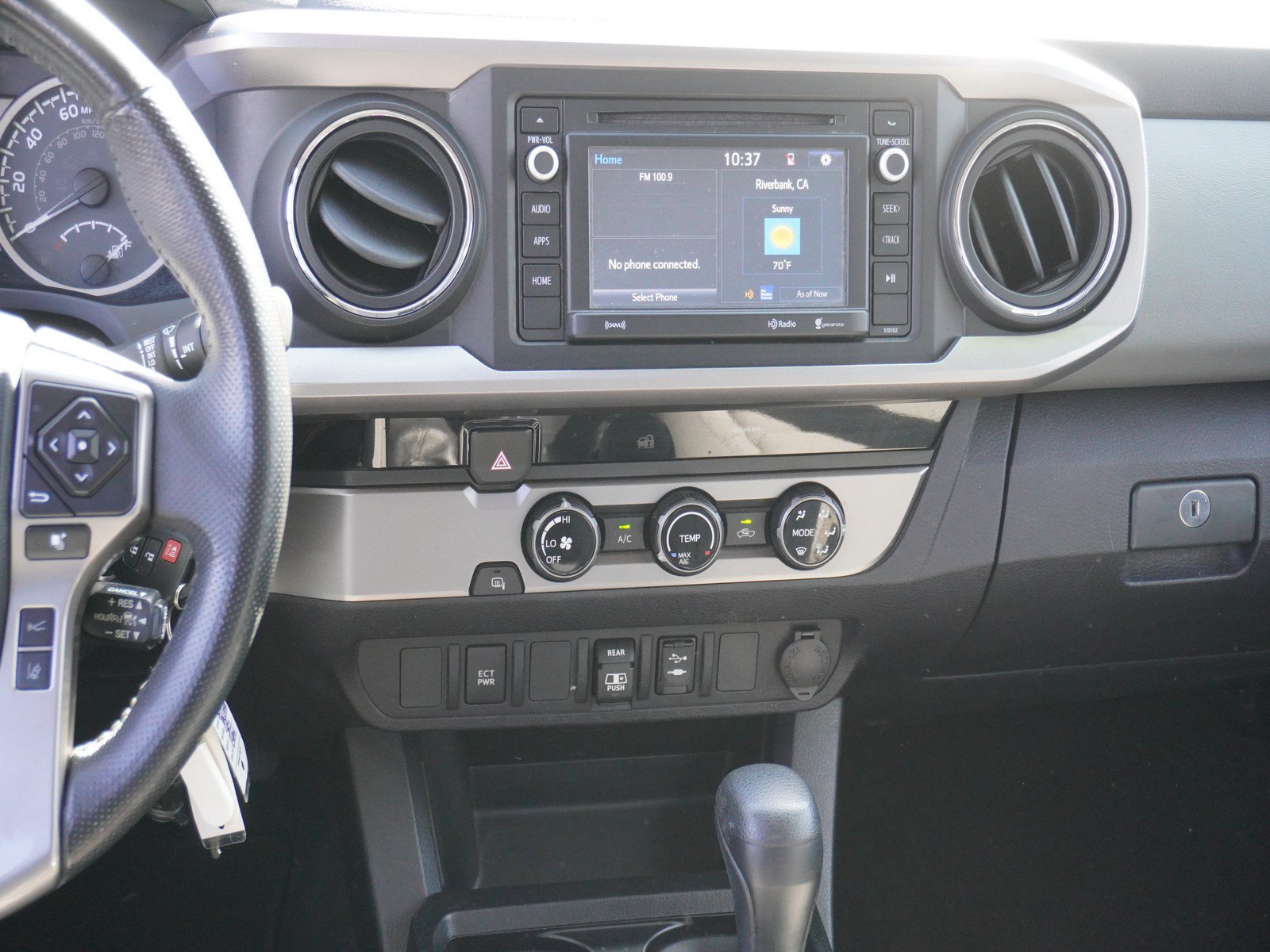 Used 2018 Toyota Tacoma SR5 RWD image 16