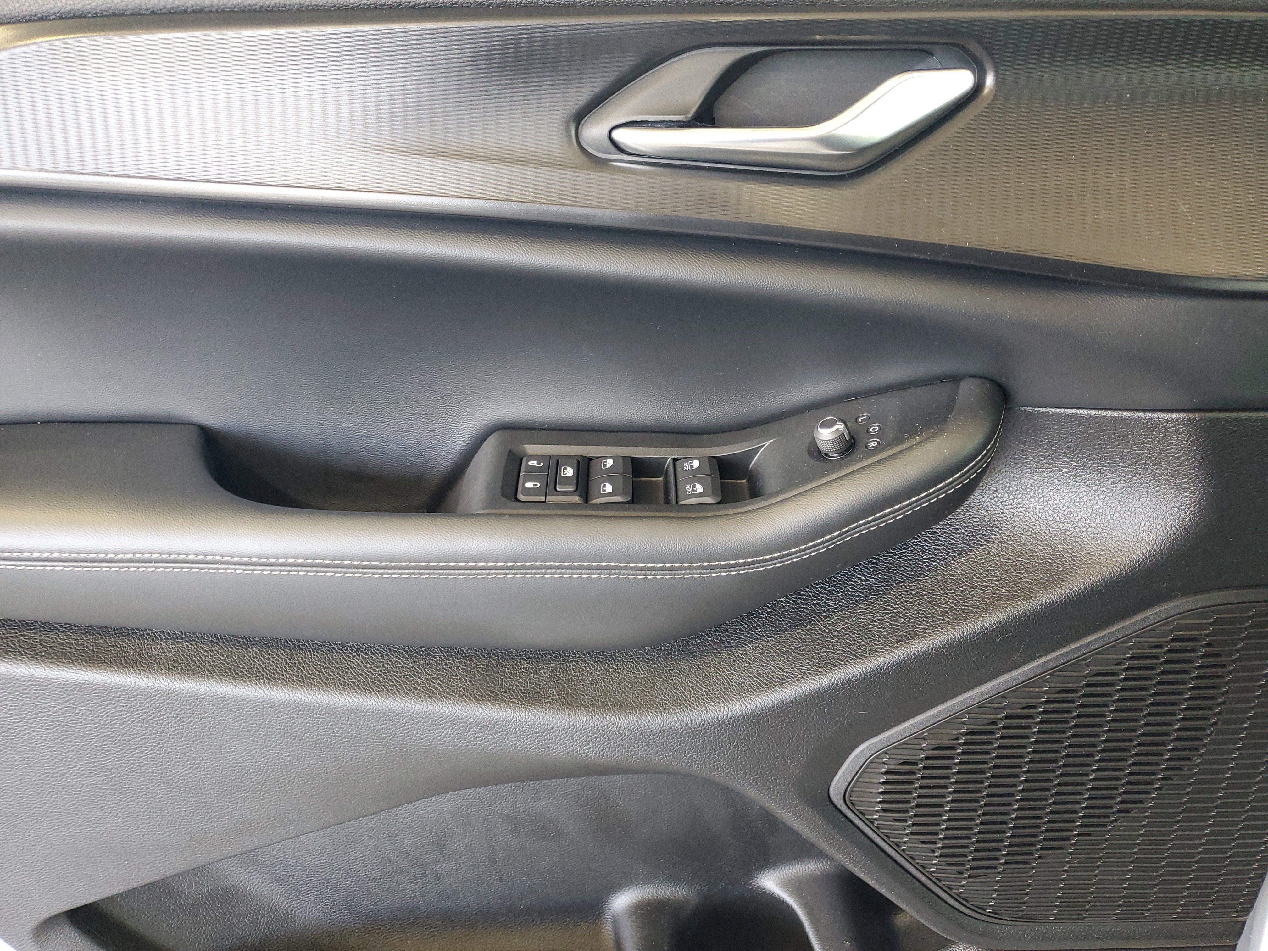 Certified 2024 Jeep Grand Cherokee Laredo AWD/4WD image 14