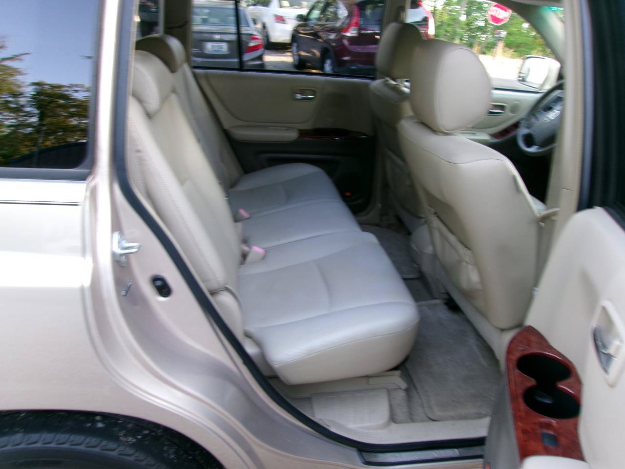 Used 2004 Toyota Highlander 4WD V6 image 8
