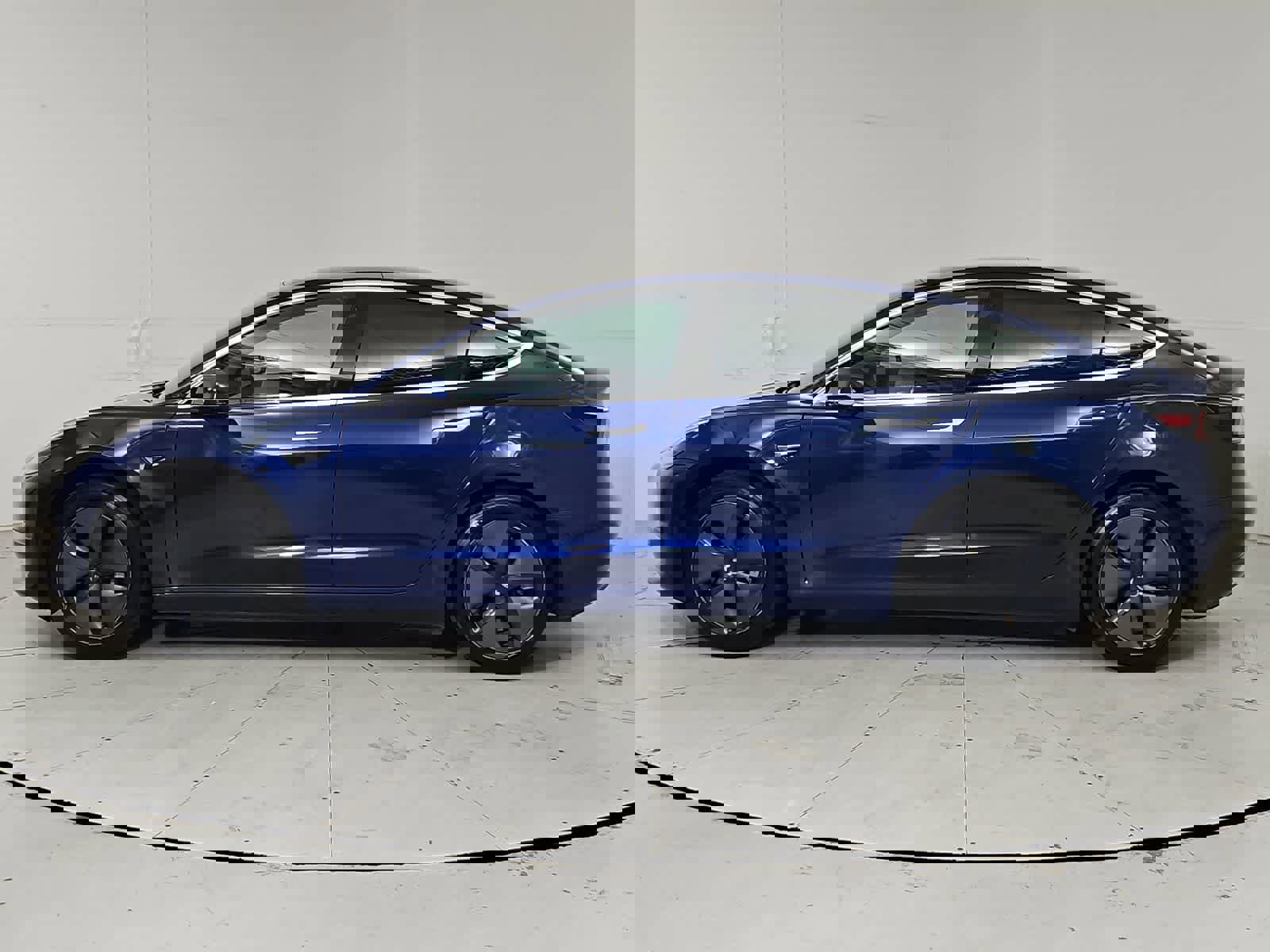 Used 2020 Tesla Model 3 Standard Range image 3