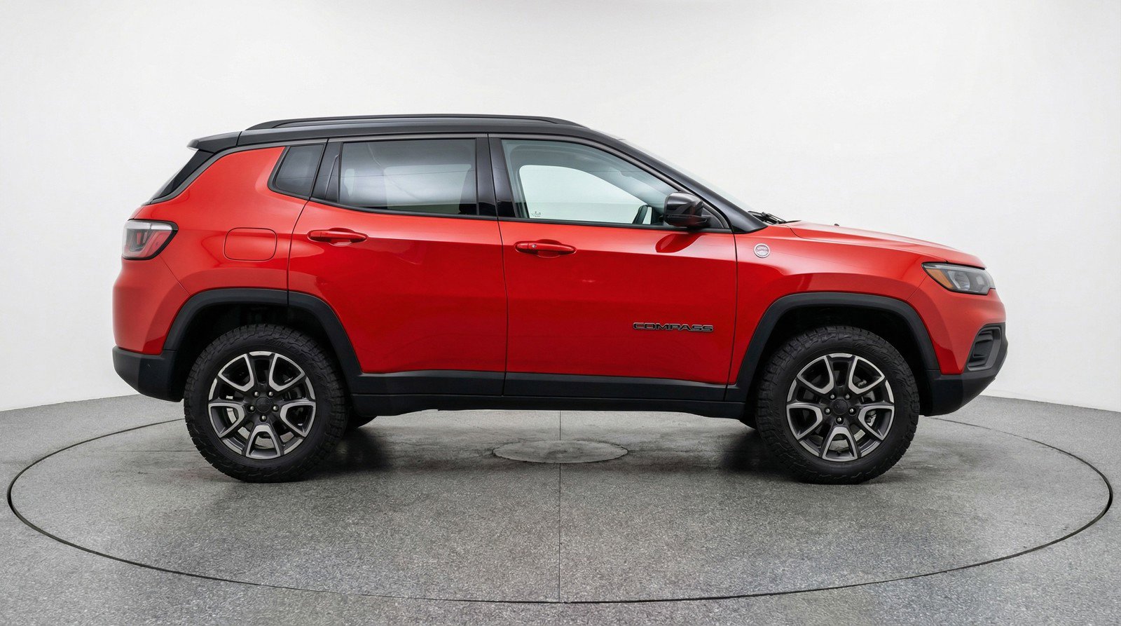 Used 2025 Jeep Compass Trailhawk image 11