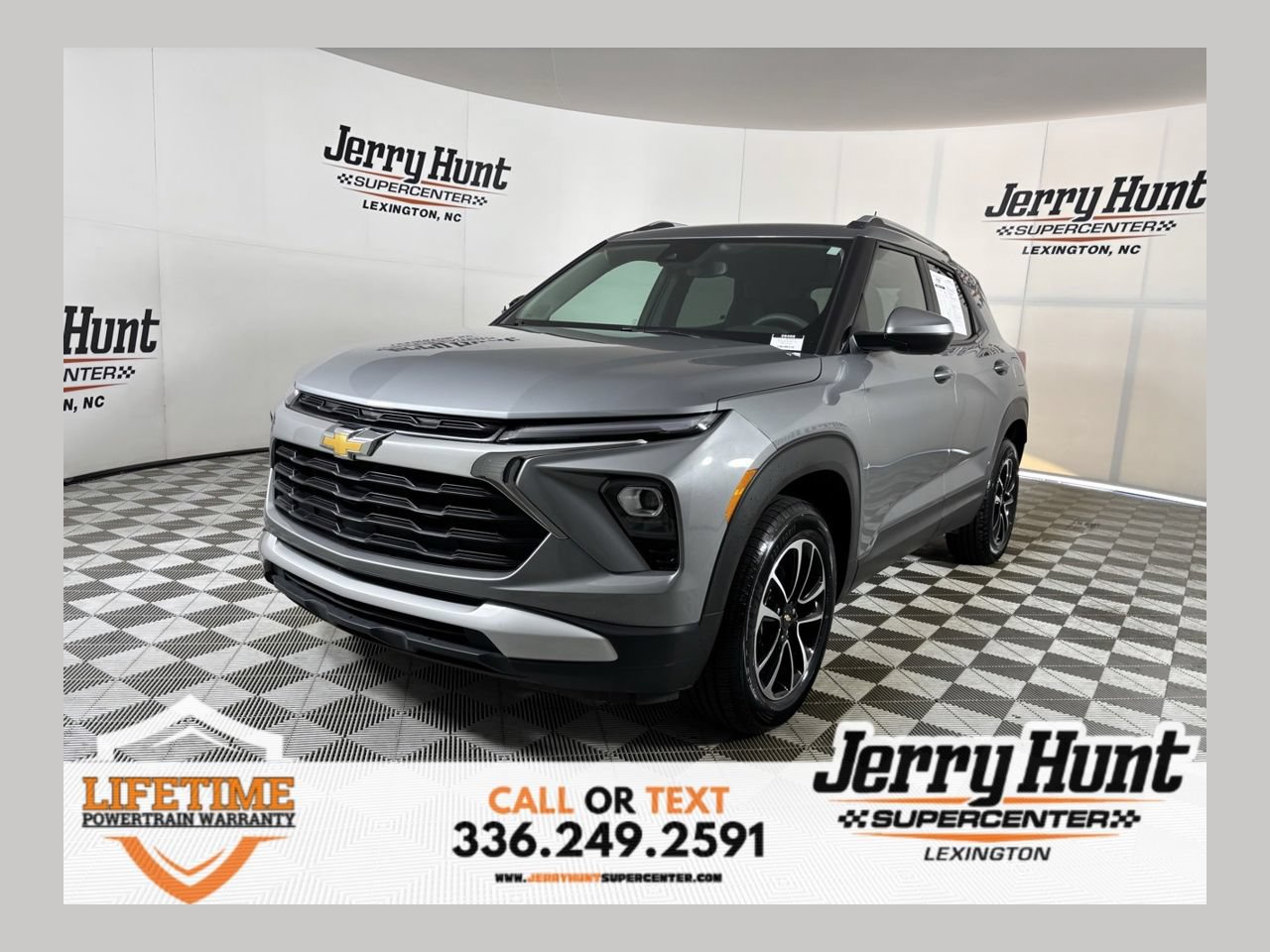 Used 2025 Chevrolet TrailBlazer LT AWD/4WD image 1