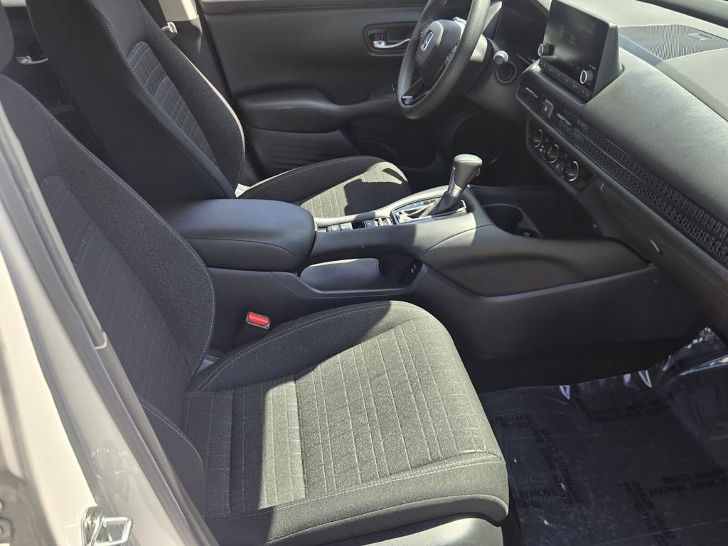 Certified 2024 Honda HR-V LX image 17