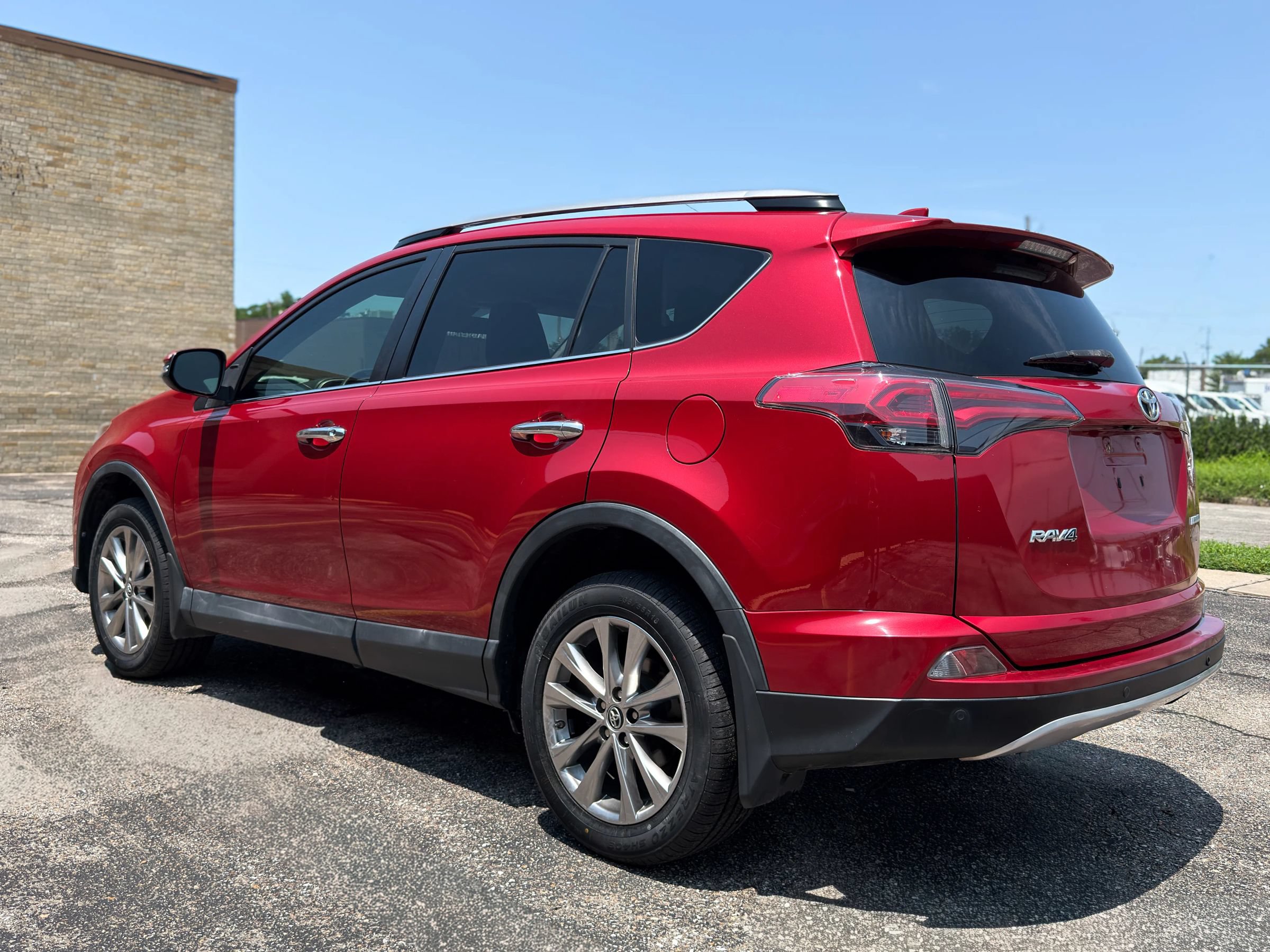 Used 2017 Toyota RAV4 Limited w/ Advanced Technology Package FWD image 5