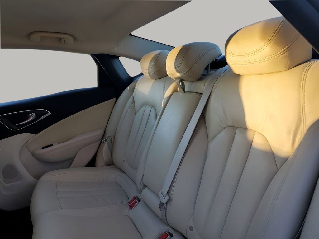 Used 2015 Chrysler 200 Limited w/ Convenience Group image 19