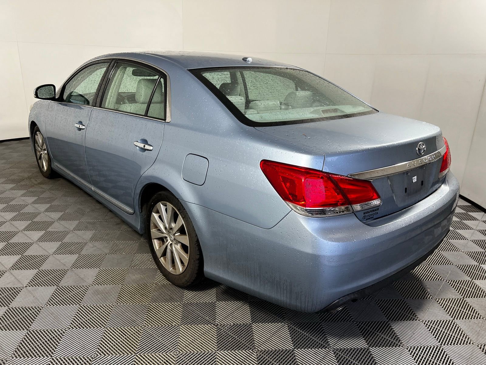 Used 2012 Toyota Avalon Limited image 7