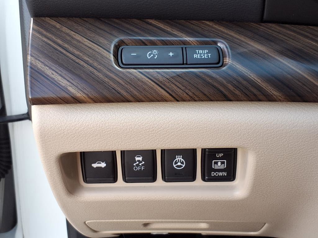 Used 2018 Nissan Maxima Platinum image 17