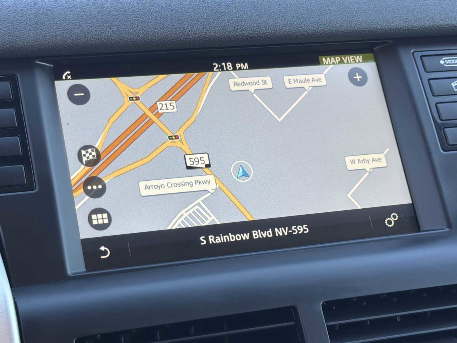 Used 2016 Land Rover Discovery Sport SE image 11