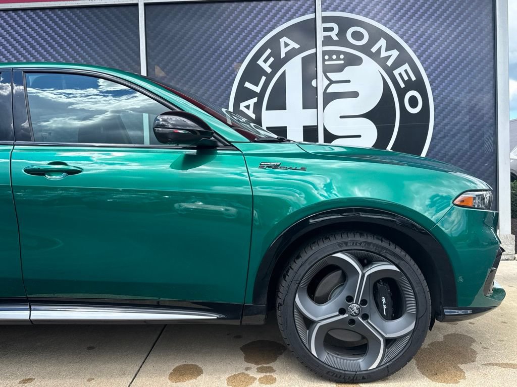 New 2026 Alfa Romeo Tonale w/ Active Assist Package AWD/4WD image 3