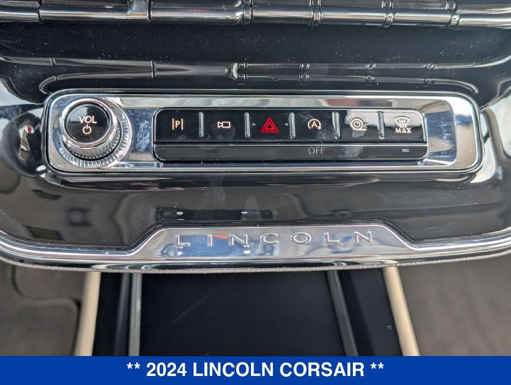 Used 2024 Lincoln Corsair AWD image 27
