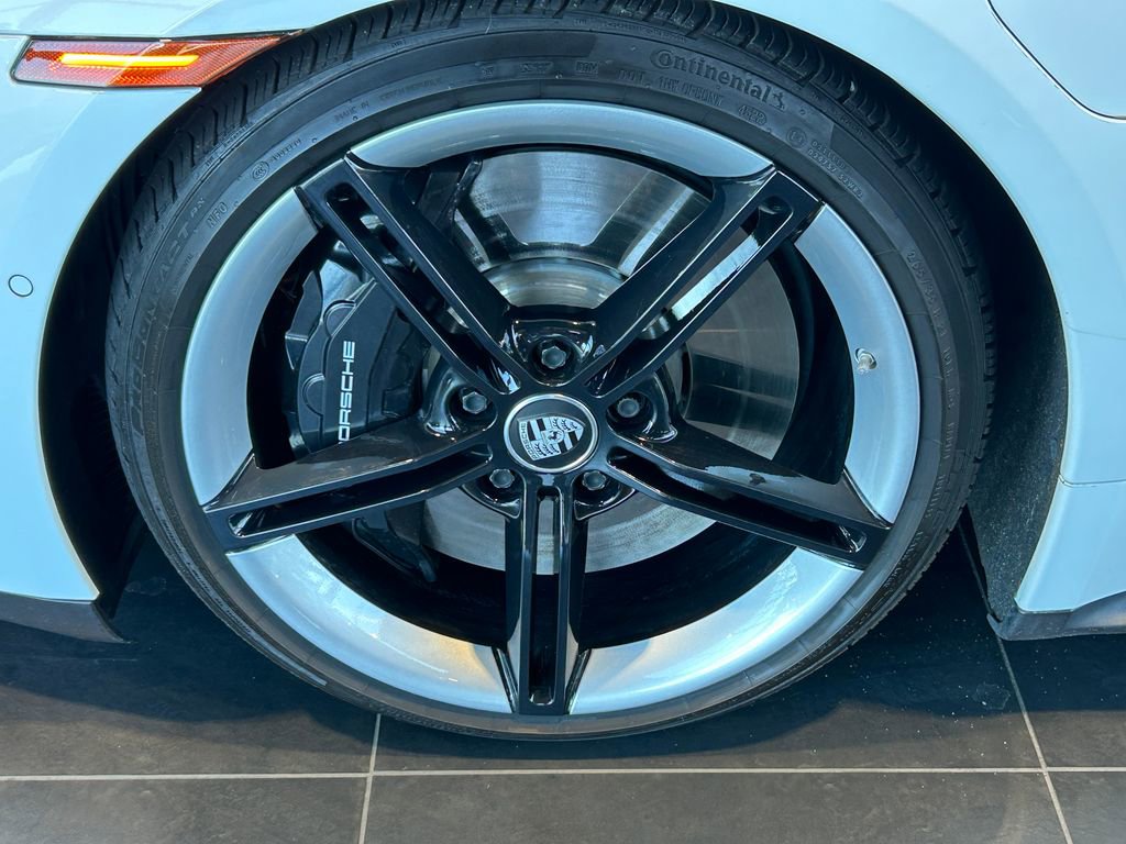 Used 2020 Porsche Taycan 4S image 9