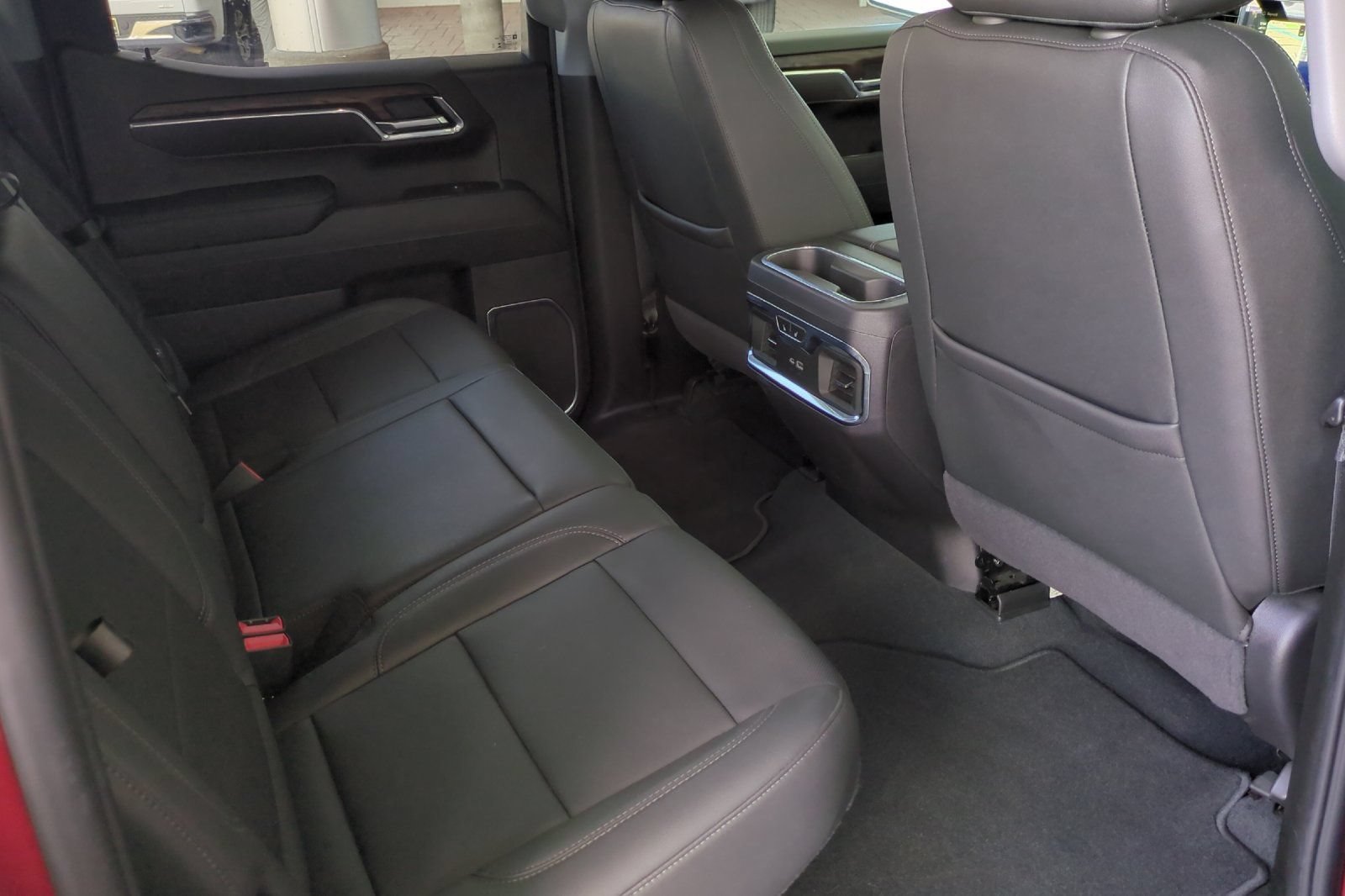 Used 2024 GMC Sierra 1500 SLT w/ SLT Premium Package AWD/4WD image 17