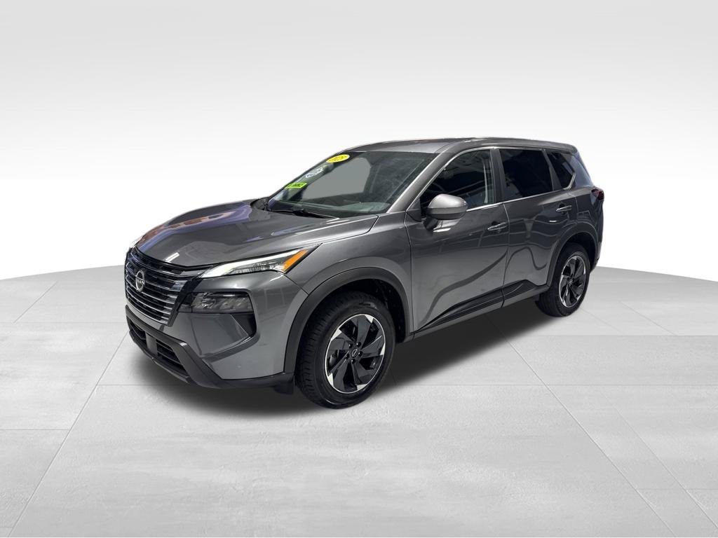 Used 2025 Nissan Rogue SV AWD/4WD image 2
