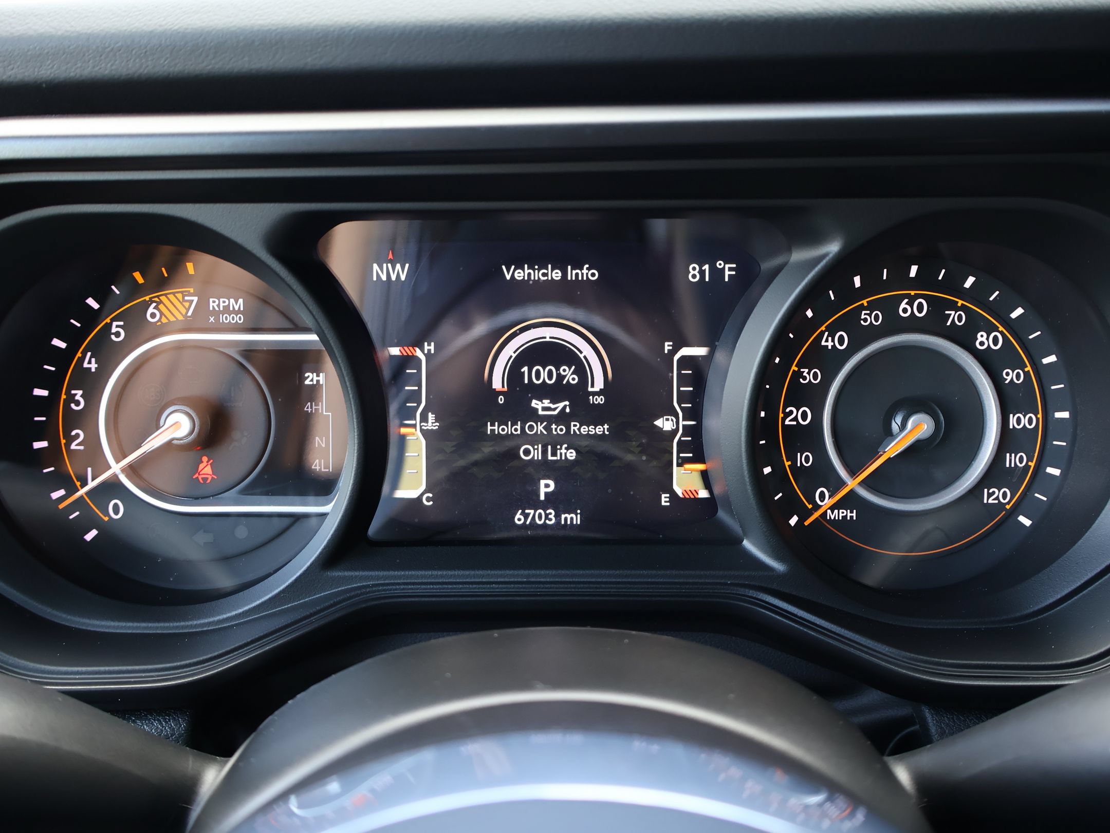 Used 2025 Jeep Wrangler Unlimited Sahara AWD/4WD image 15