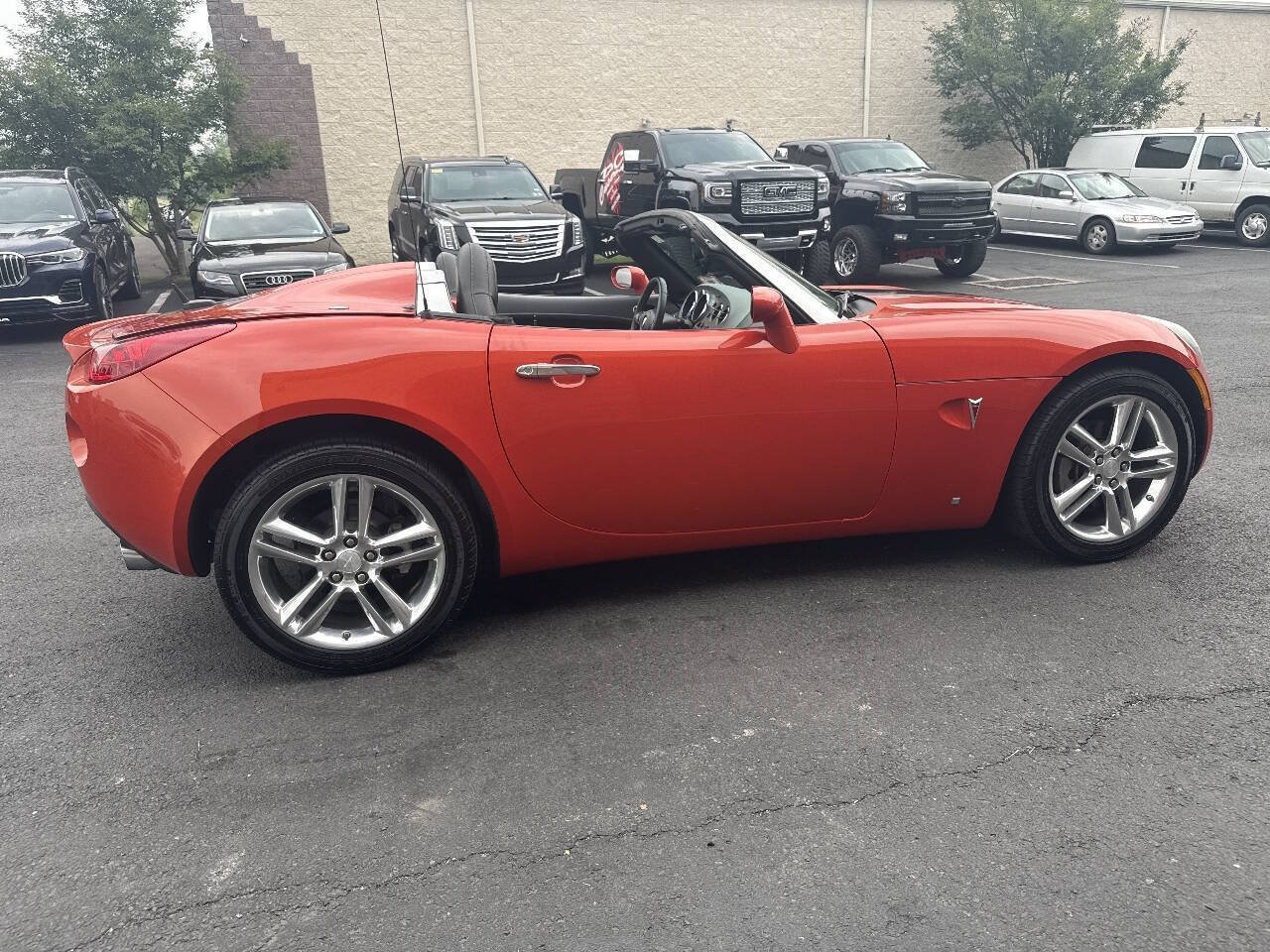 Used 2009 Pontiac Solstice Street Edition RWD image 32