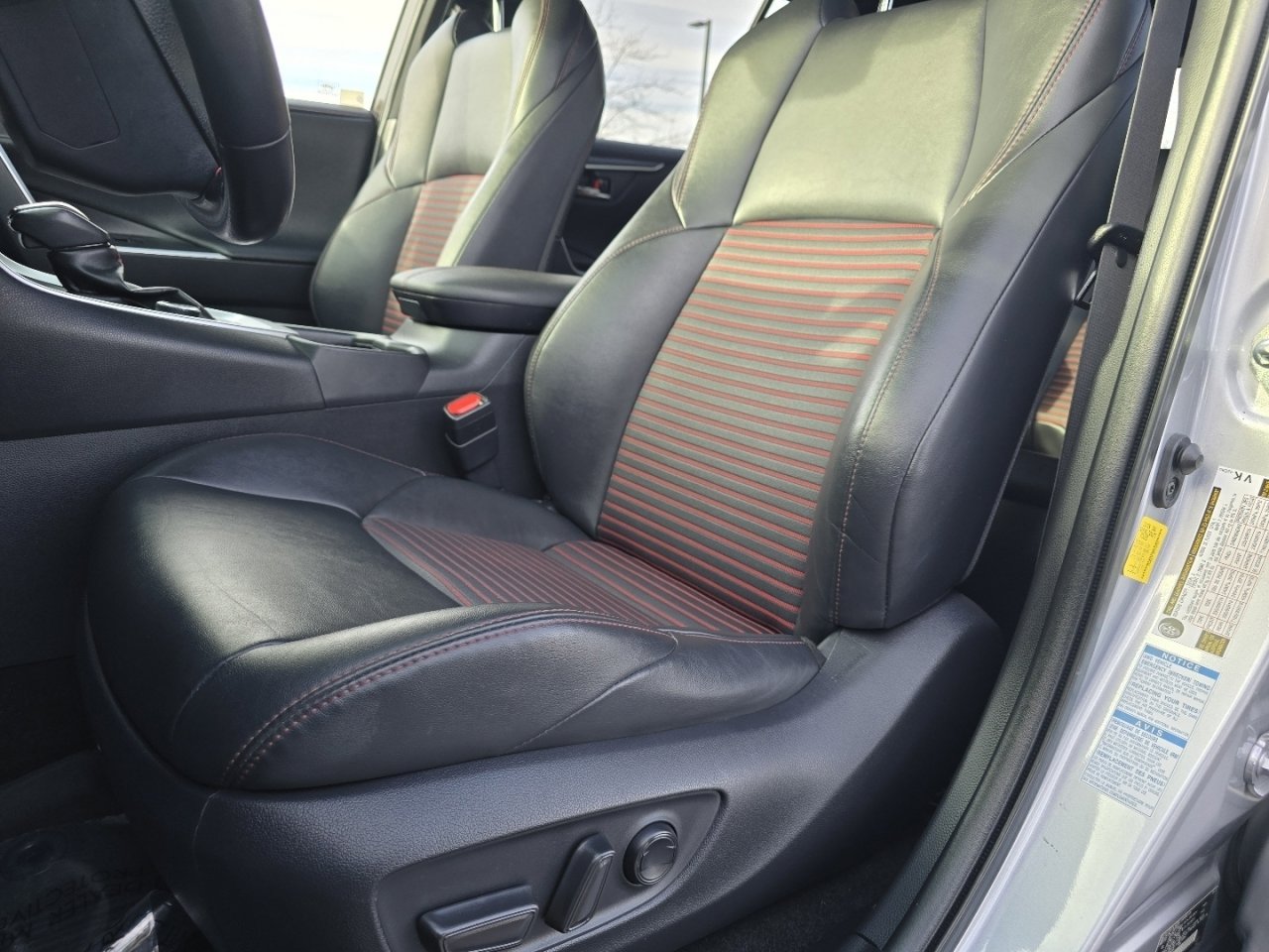 Used 2022 Toyota RAV4 XSE image 24