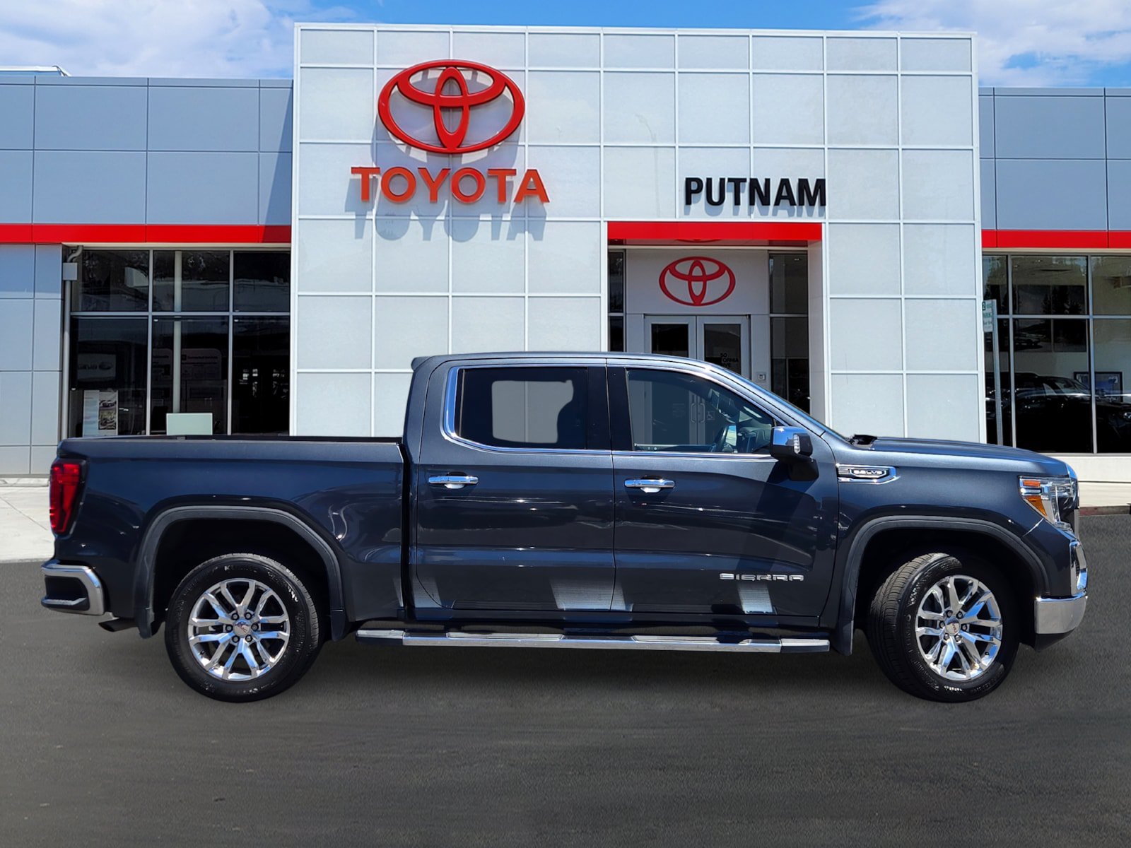Used 2020 GMC Sierra 1500 SLT w/ SLT Premium Plus Package RWD image 3