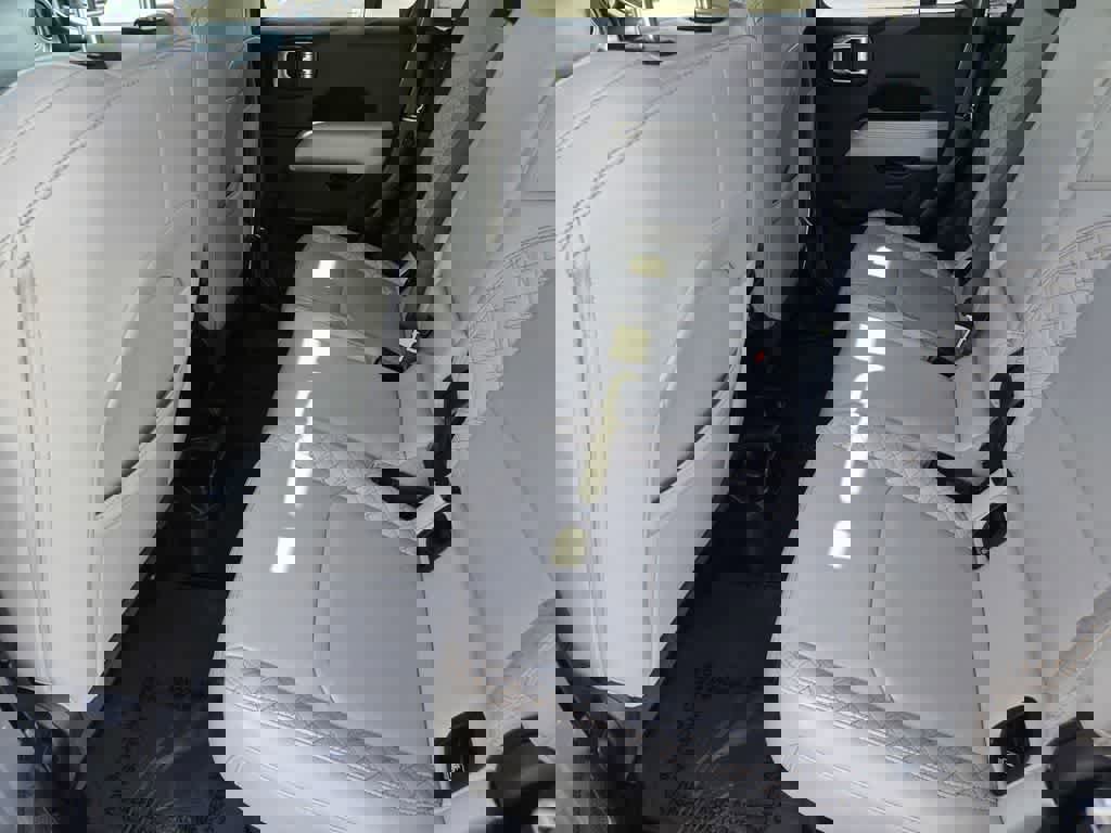 Used 2023 Jeep Gladiator Overland image 13