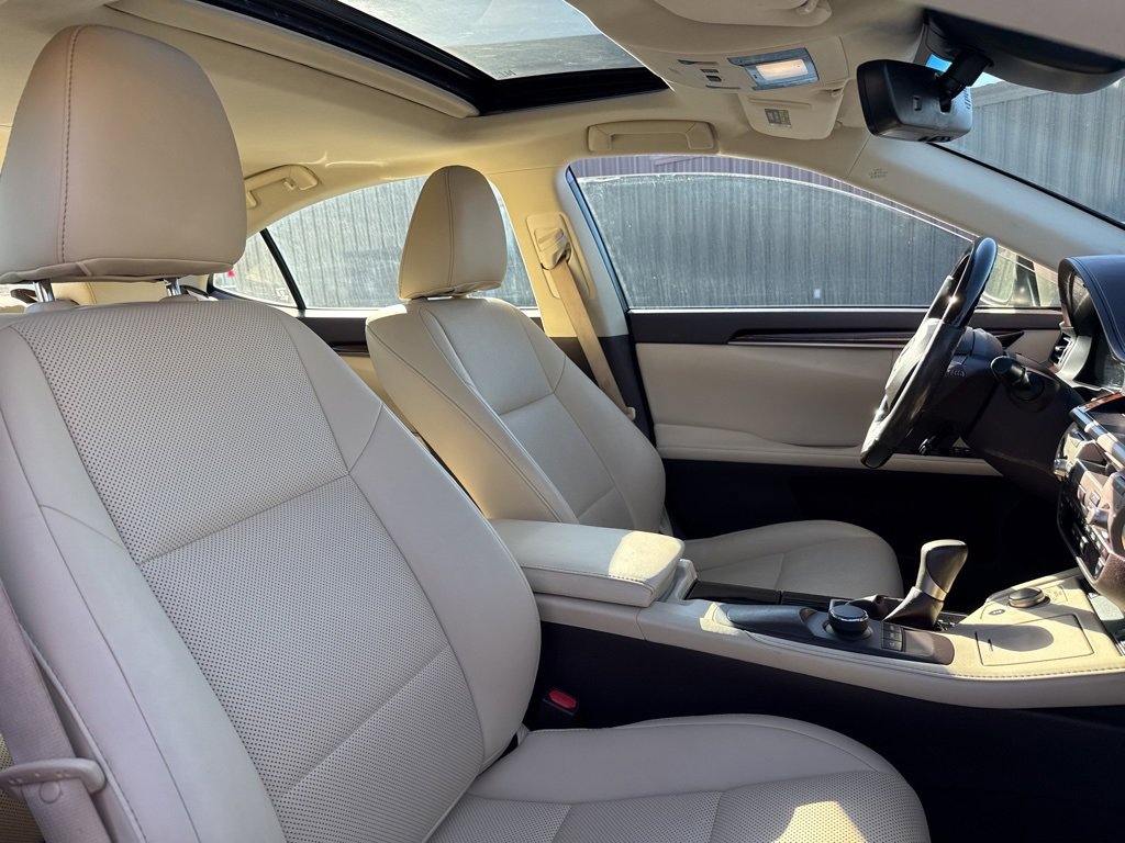 Used 2016 Lexus ES 350 w/ Premium Package w/Wood Trim image 19