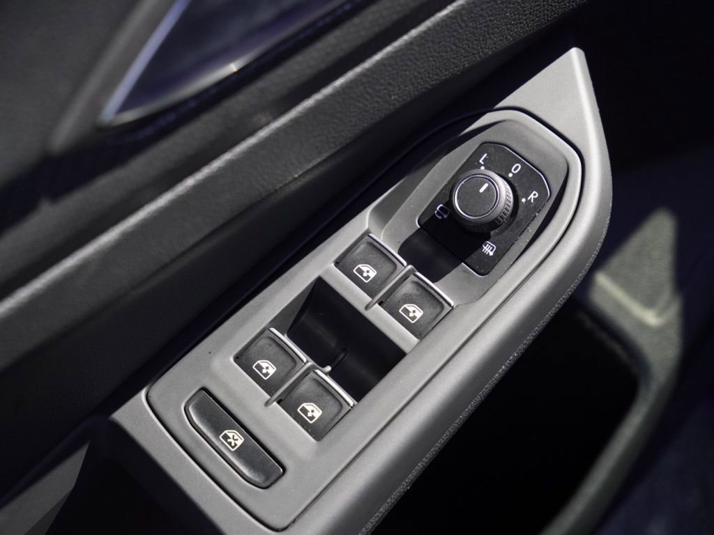 Used 2024 Volkswagen Golf R image 12